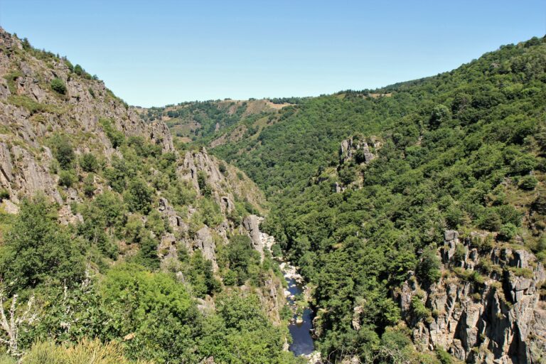 Sentiers des espagnols dans le canyon des gorges du Bes