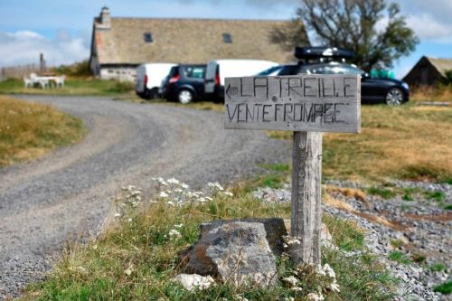 buron-de-la-treille-fabrication-de-fromage-laguiole-aubrac_4471745 buron-de-la-treille-fabrication-de-fromage-laguiole-aubrac_4471745